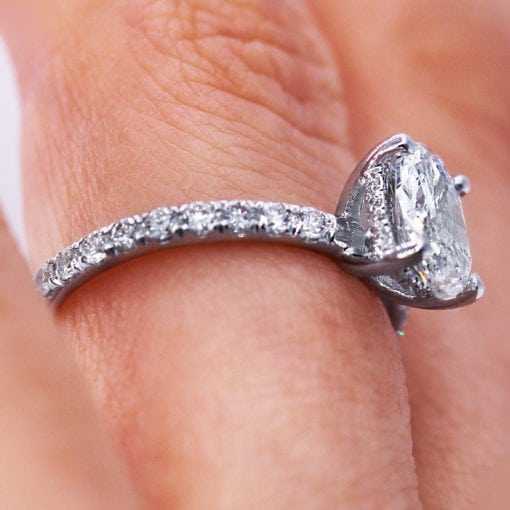 1.04 ct Oval cut diamond engagement ring