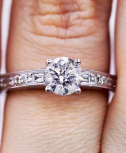 Elegant 0.90 Carat Diamond Ring