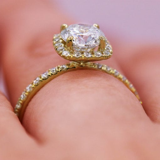 Glorious 1.04 Carat Halo Round Diamond Engagement Ring